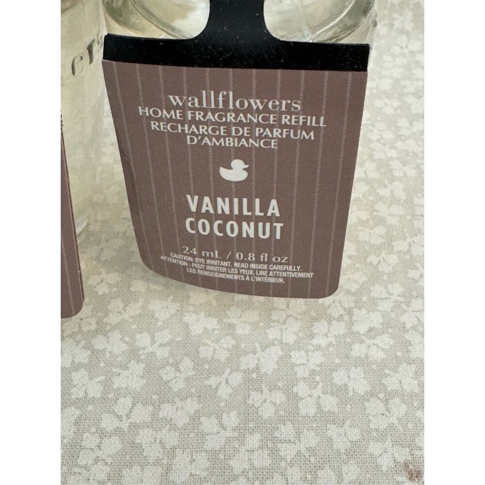 Bath and Body Works VANILLA COCONUT 3 Wallflower Refills - Picture 2 of 4
